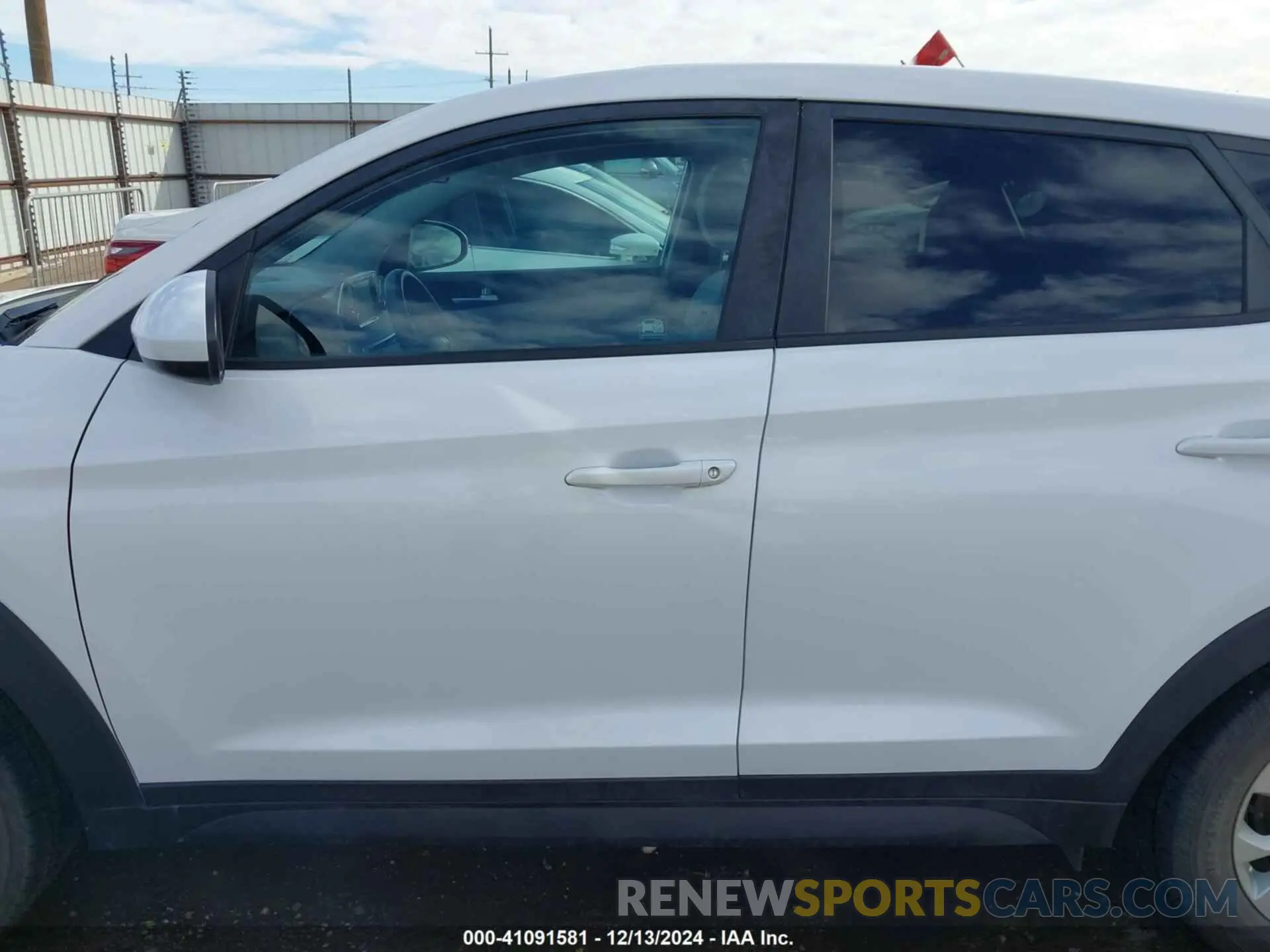 14 fotografías del automóvil dañado KM8J23A44KU888373 HYUNDAI TUCSON 2019