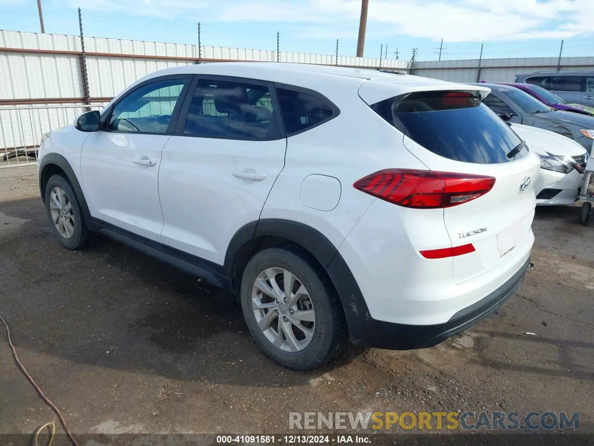 3 fotografías del automóvil dañado KM8J23A44KU888373 HYUNDAI TUCSON 2019
