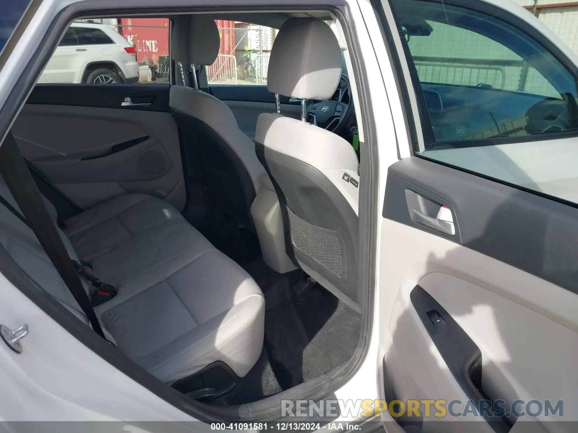8 fotografías del automóvil dañado KM8J23A44KU888373 HYUNDAI TUCSON 2019