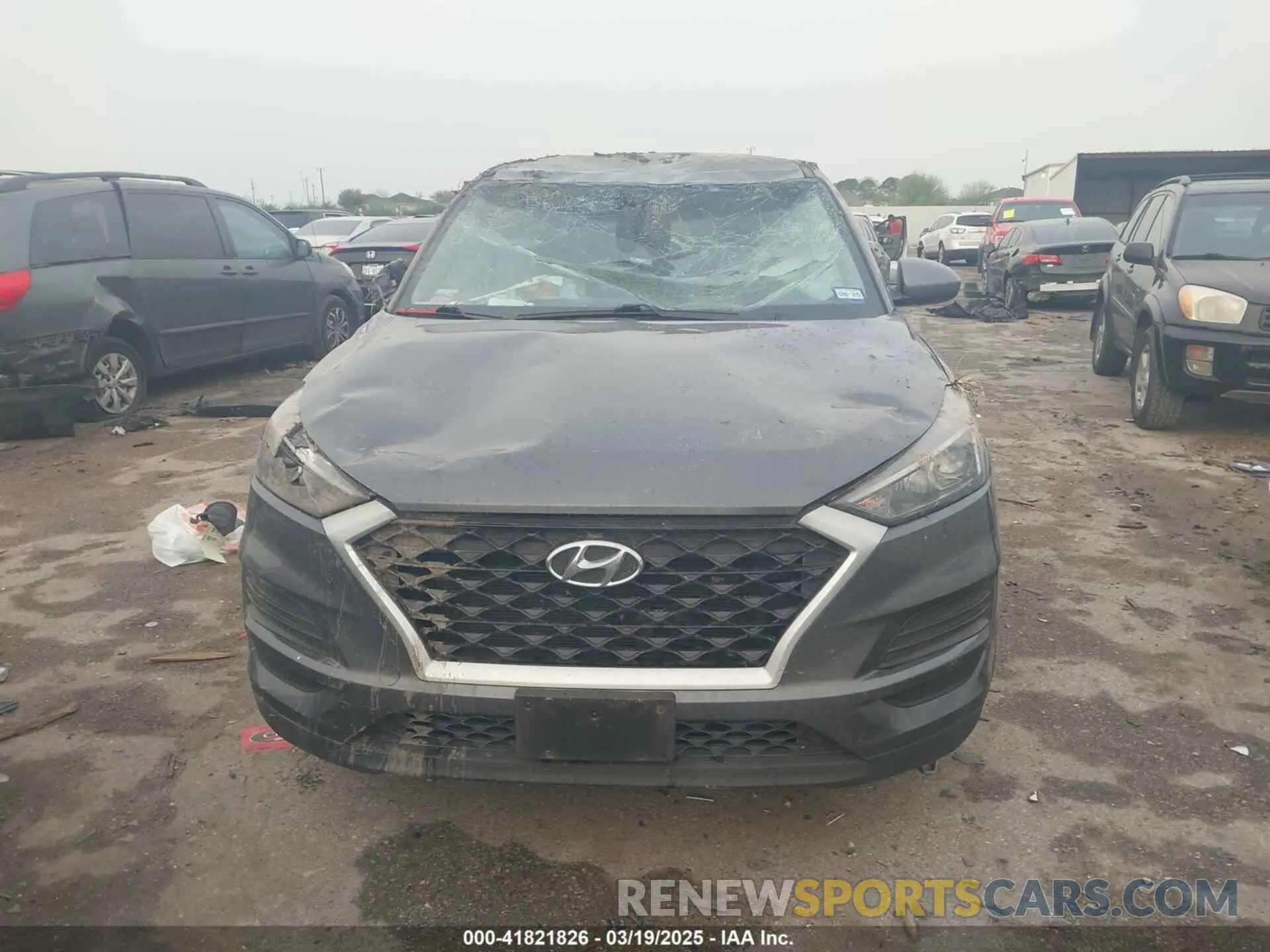 12 fotografías del automóvil dañado KM8J23A44KU967882 HYUNDAI TUCSON 2019