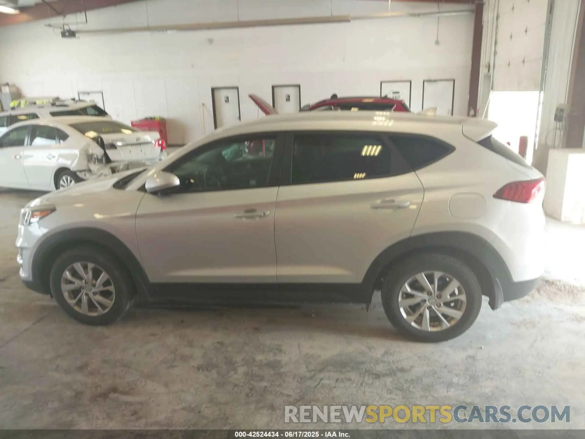 14 fotografías del automóvil dañado KM8J23A45KU031639 HYUNDAI TUCSON 2019