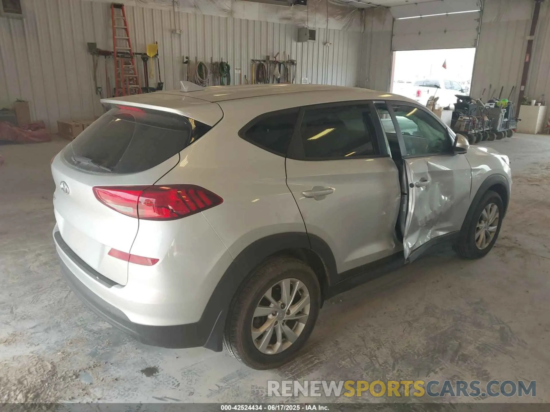 4 fotografías del automóvil dañado KM8J23A45KU031639 HYUNDAI TUCSON 2019