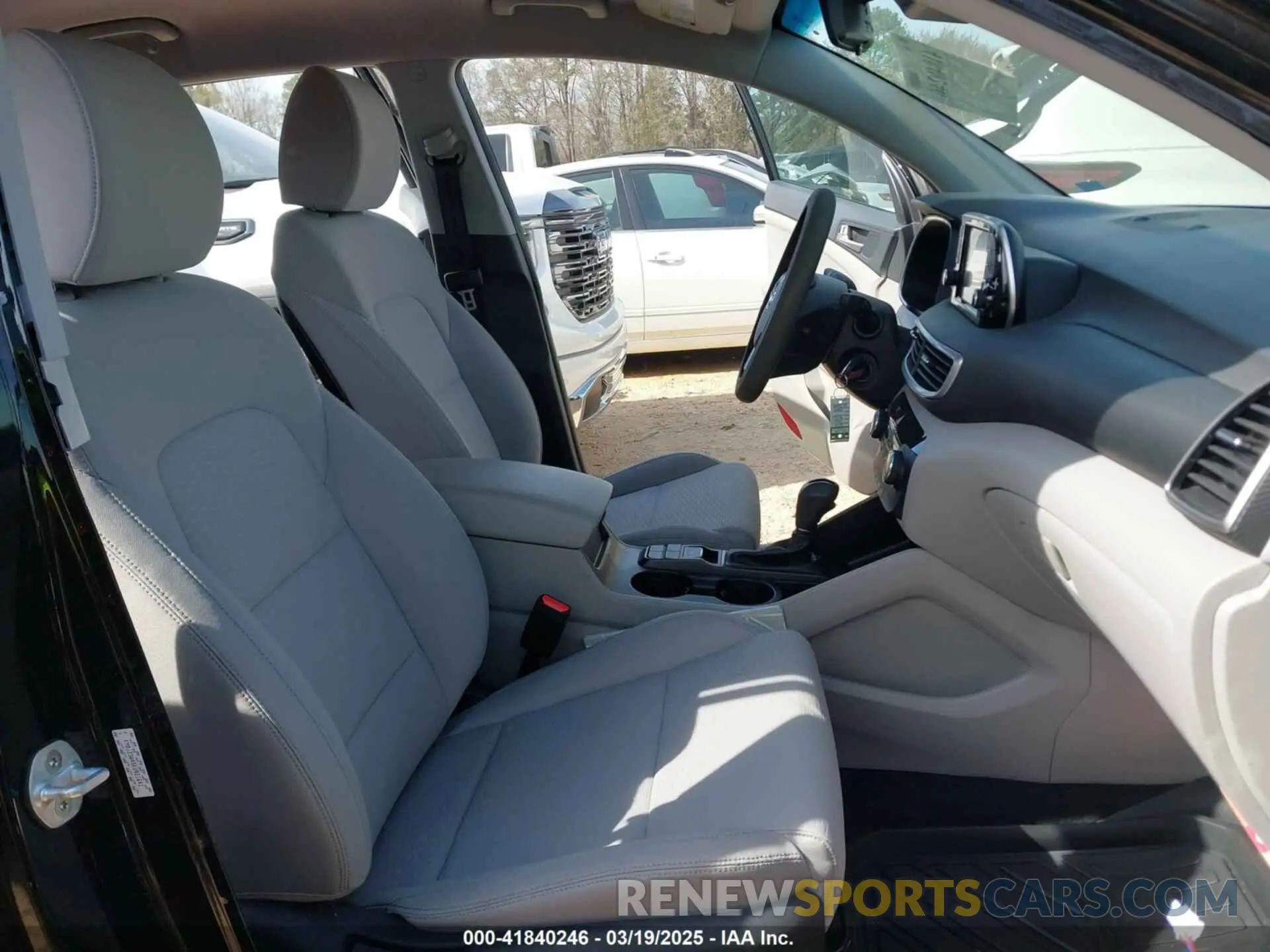 5 fotografías del automóvil dañado KM8J23A45KU921641 HYUNDAI TUCSON 2019