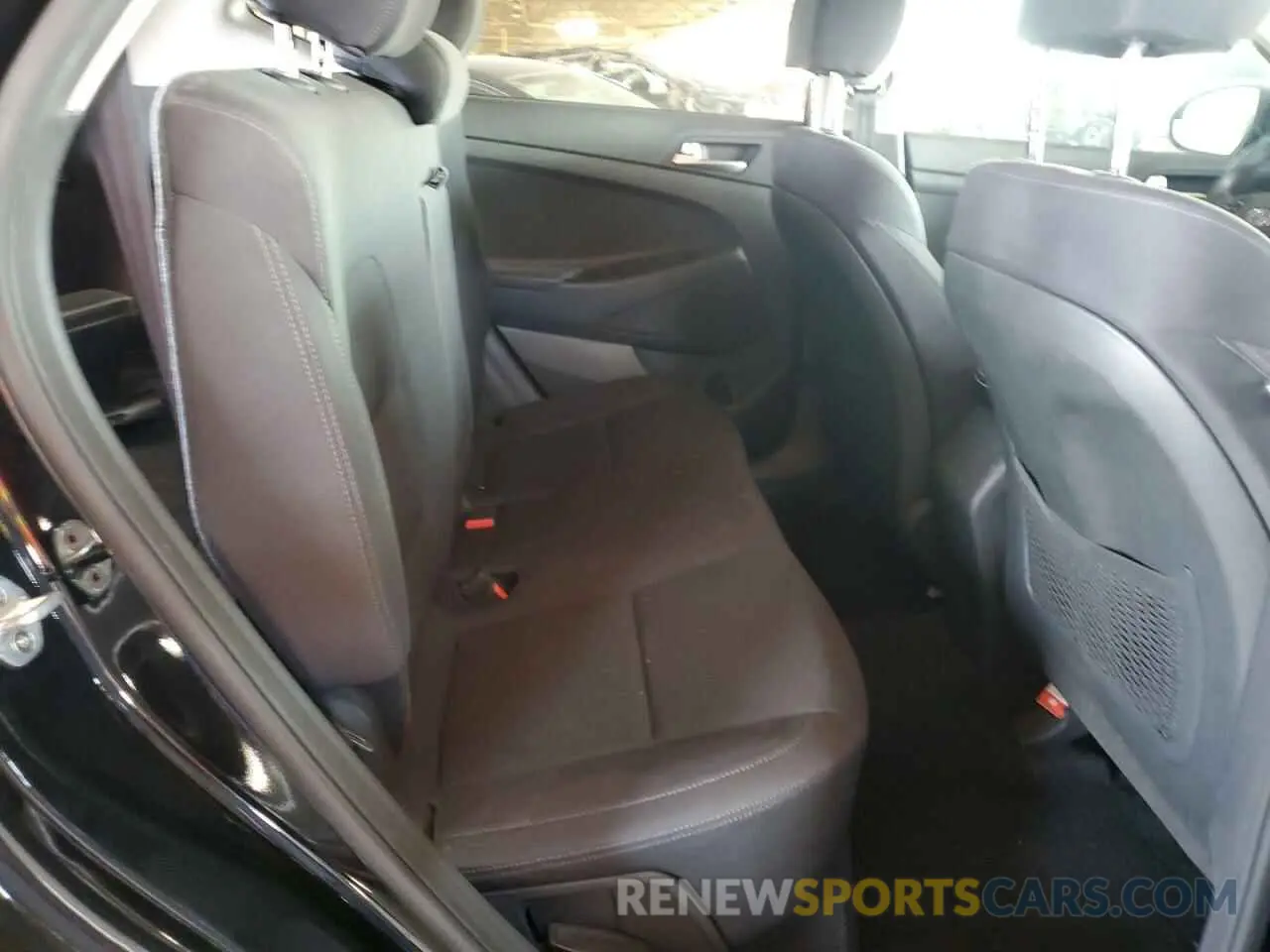 11 fotografías del automóvil dañado KM8J23A46KU974798 HYUNDAI TUCSON 2019