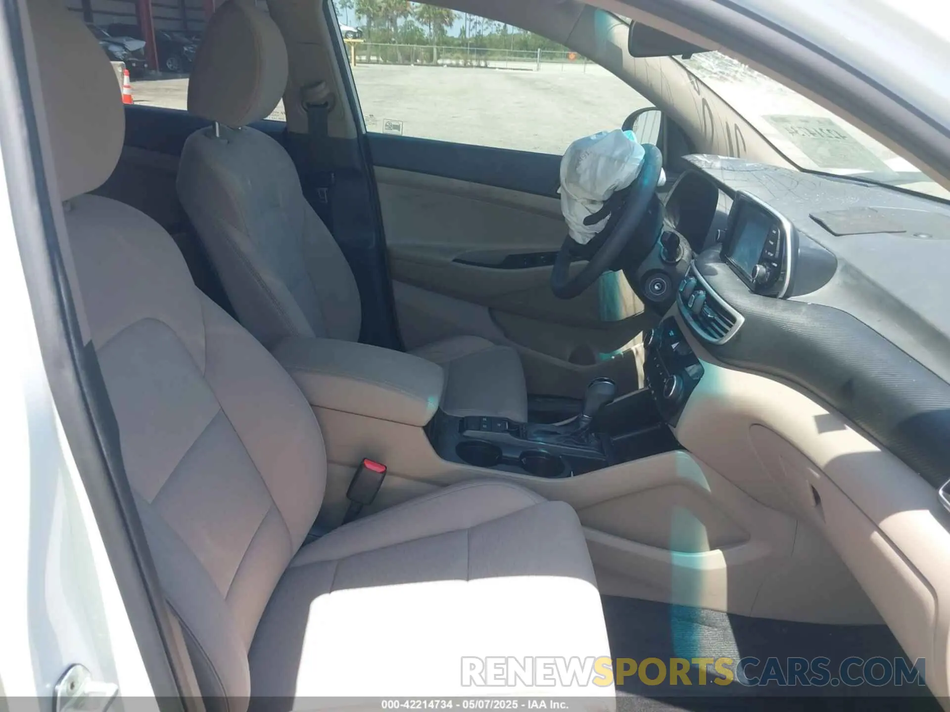 5 fotografías del automóvil dañado KM8J23A48KU055515 HYUNDAI TUCSON 2019