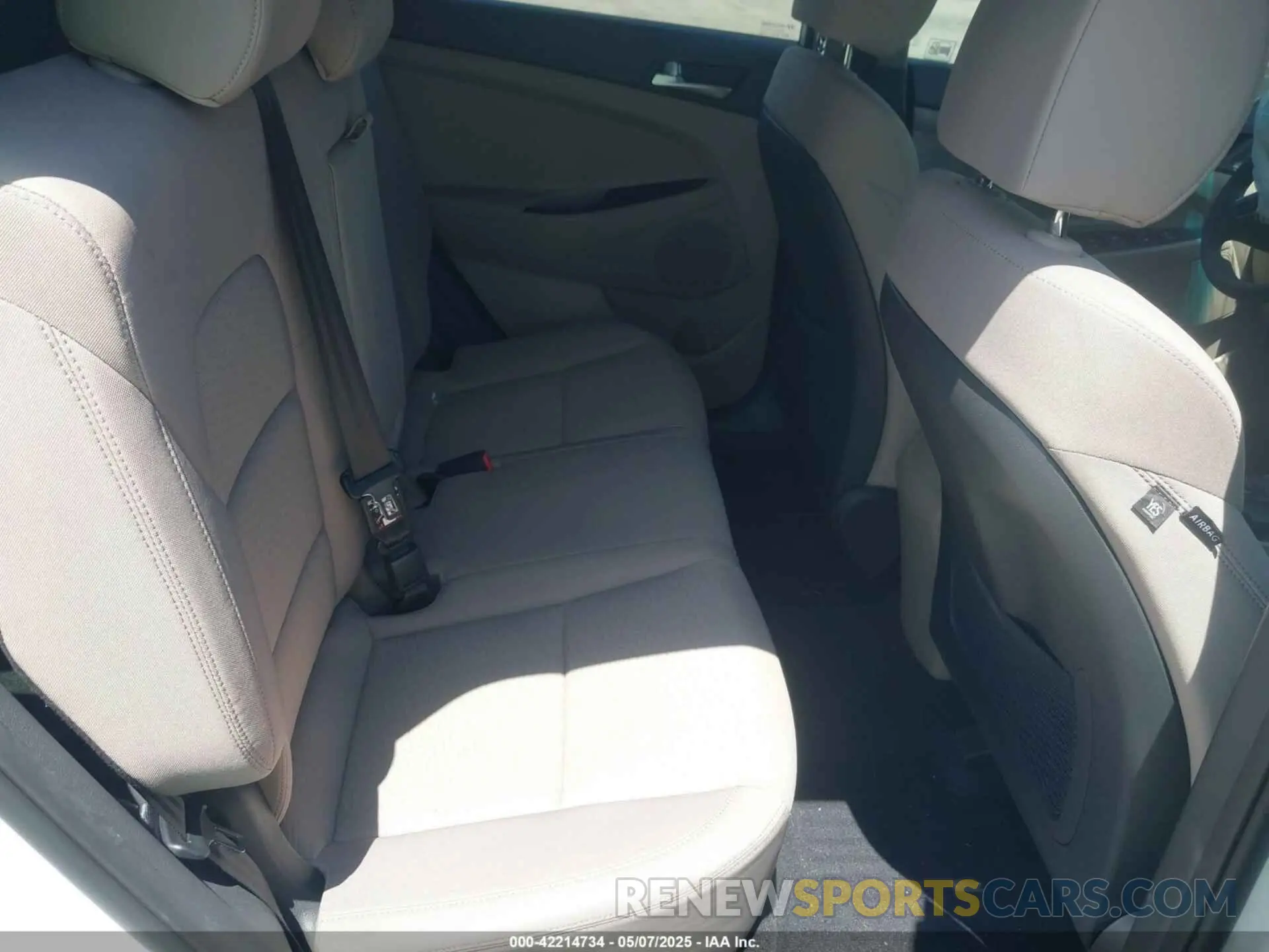 8 fotografías del automóvil dañado KM8J23A48KU055515 HYUNDAI TUCSON 2019