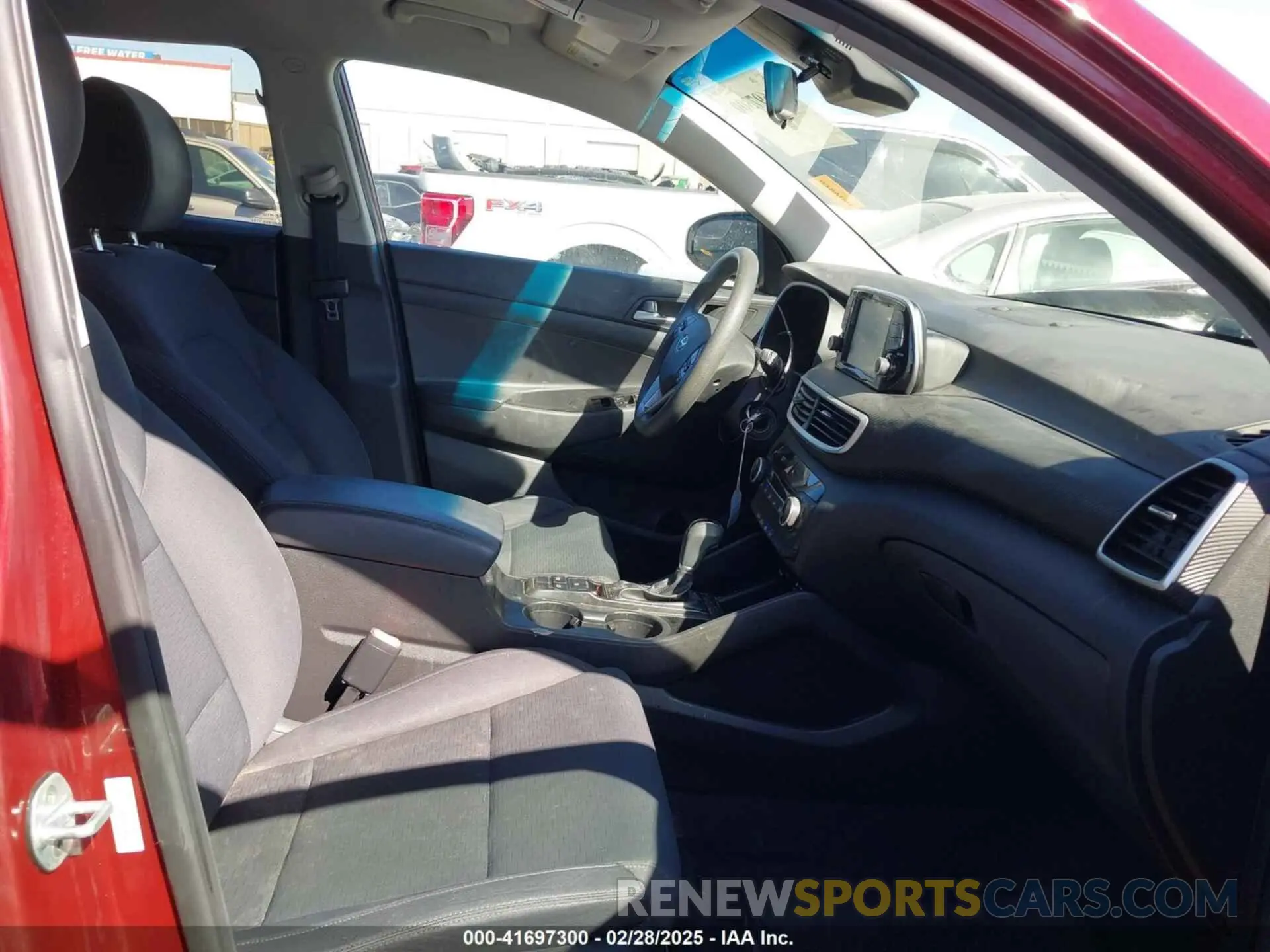 5 fotografías del automóvil dañado KM8J23A48KU924615 HYUNDAI TUCSON 2019