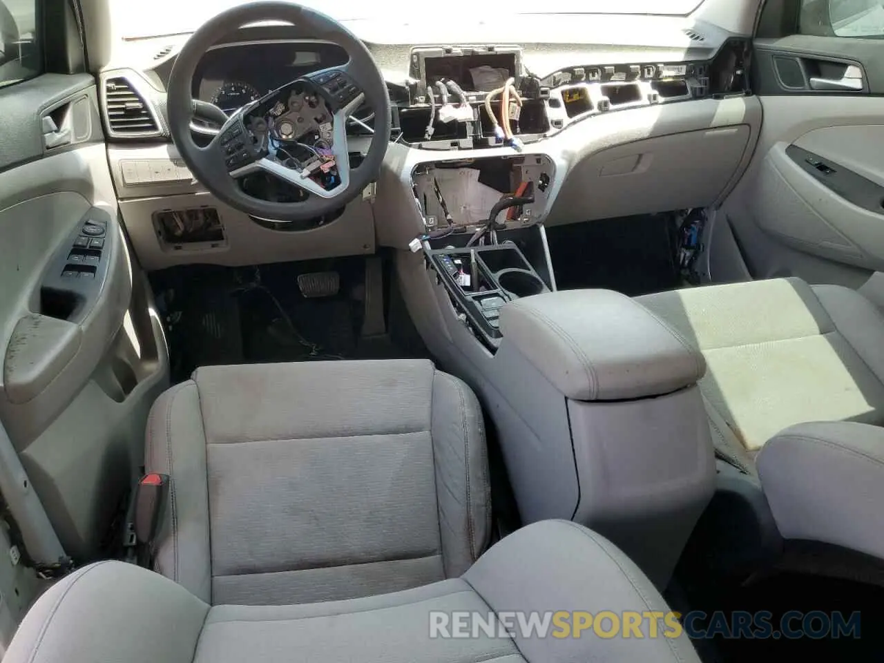 8 fotografías del automóvil dañado KM8J23A4XKU057931 HYUNDAI TUCSON 2019