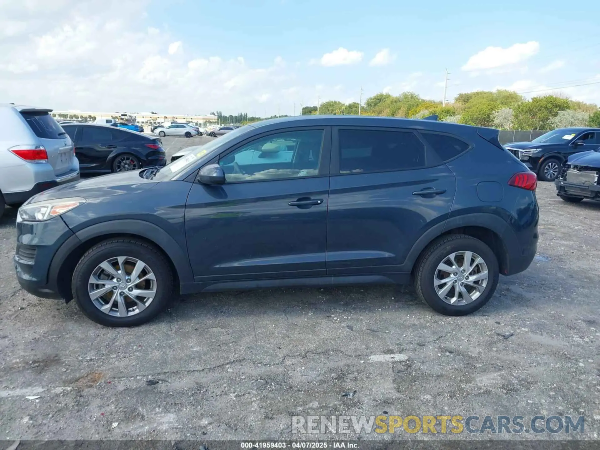 14 fotografías del automóvil dañado KM8J23A4XKU886465 HYUNDAI TUCSON 2019