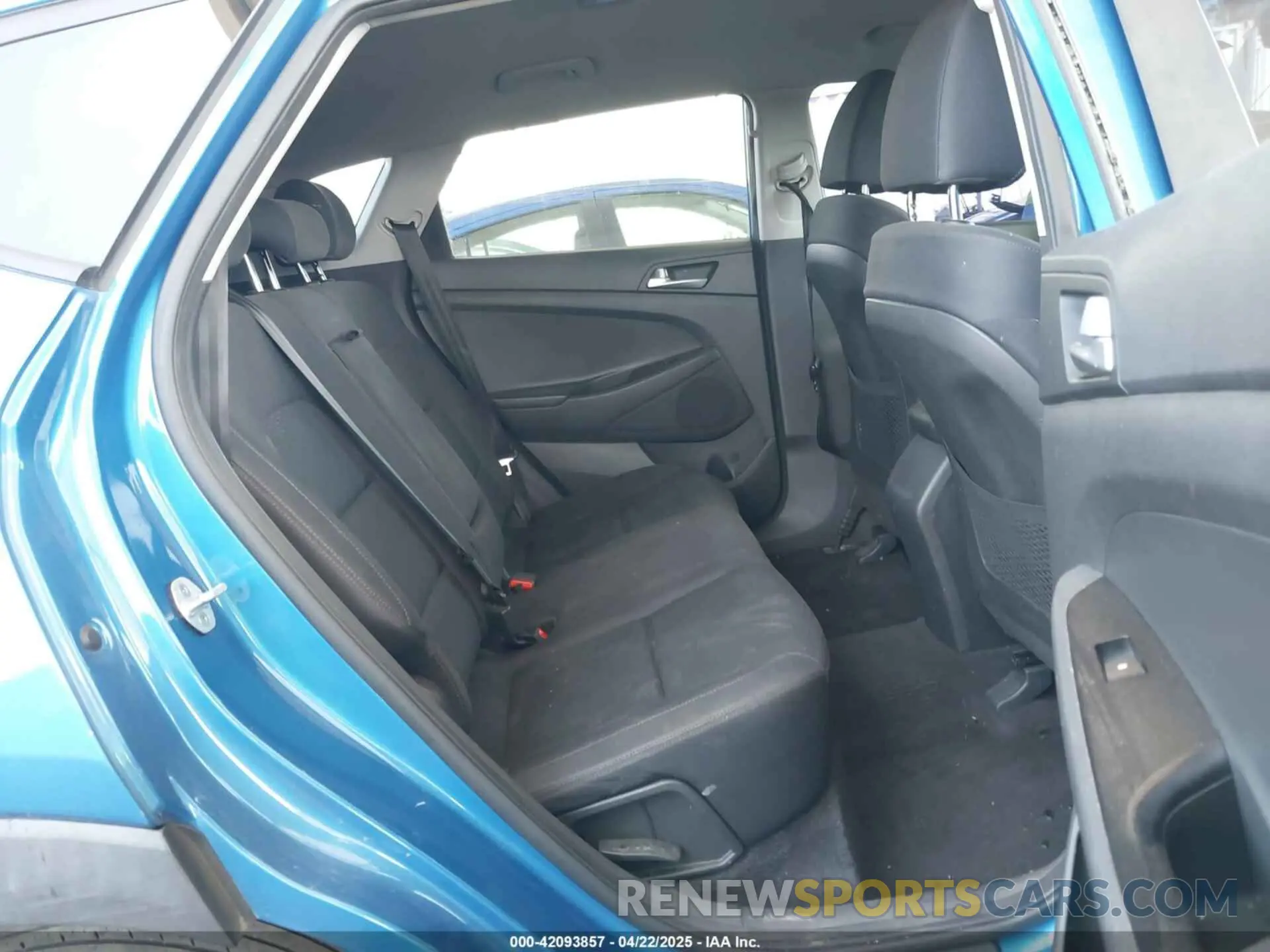 8 fotografías del automóvil dañado KM8J23A4XKU950083 HYUNDAI TUCSON 2019