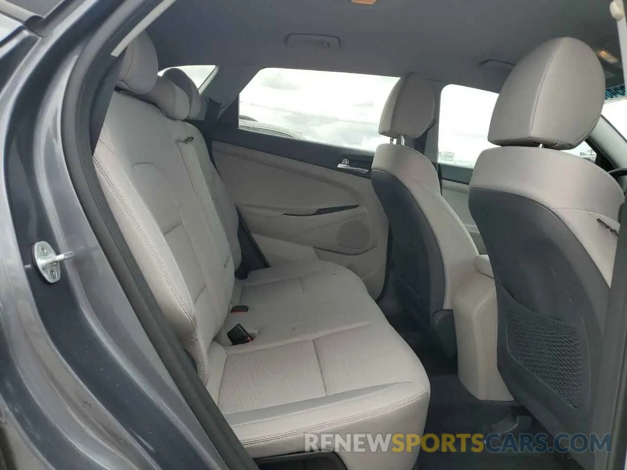 11 fotografías del automóvil dañado KM8J23A4XKU991006 HYUNDAI TUCSON 2019