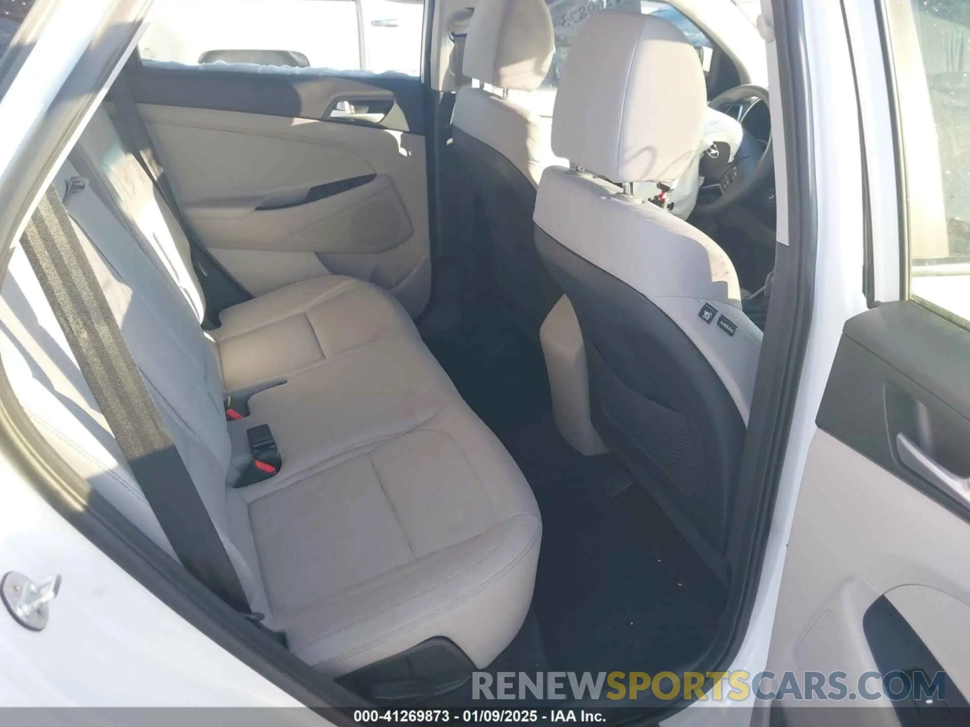 8 fotografías del automóvil dañado KM8J2CA40KU852986 HYUNDAI TUCSON 2019