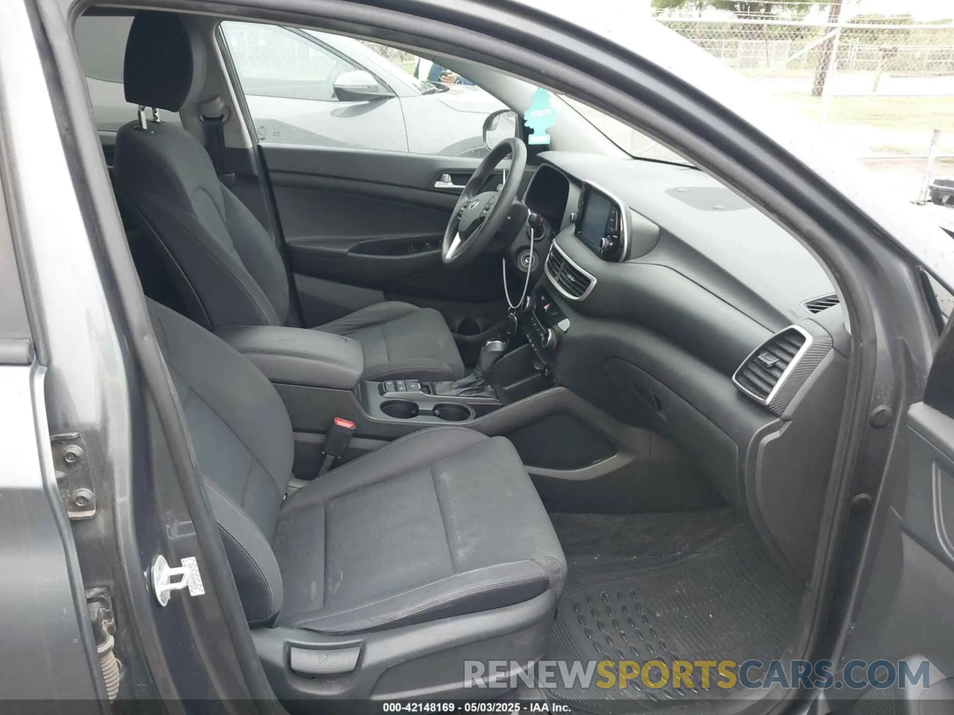 5 fotografías del automóvil dañado KM8J2CA41KU909275 HYUNDAI TUCSON 2019