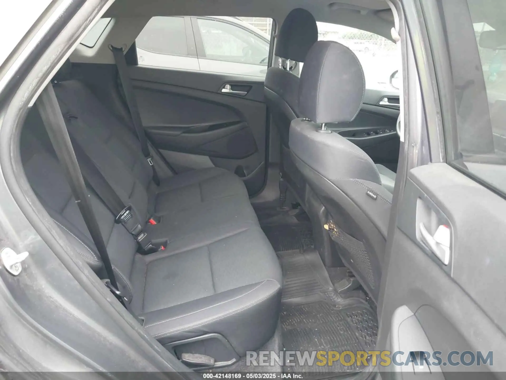 8 fotografías del automóvil dañado KM8J2CA41KU909275 HYUNDAI TUCSON 2019