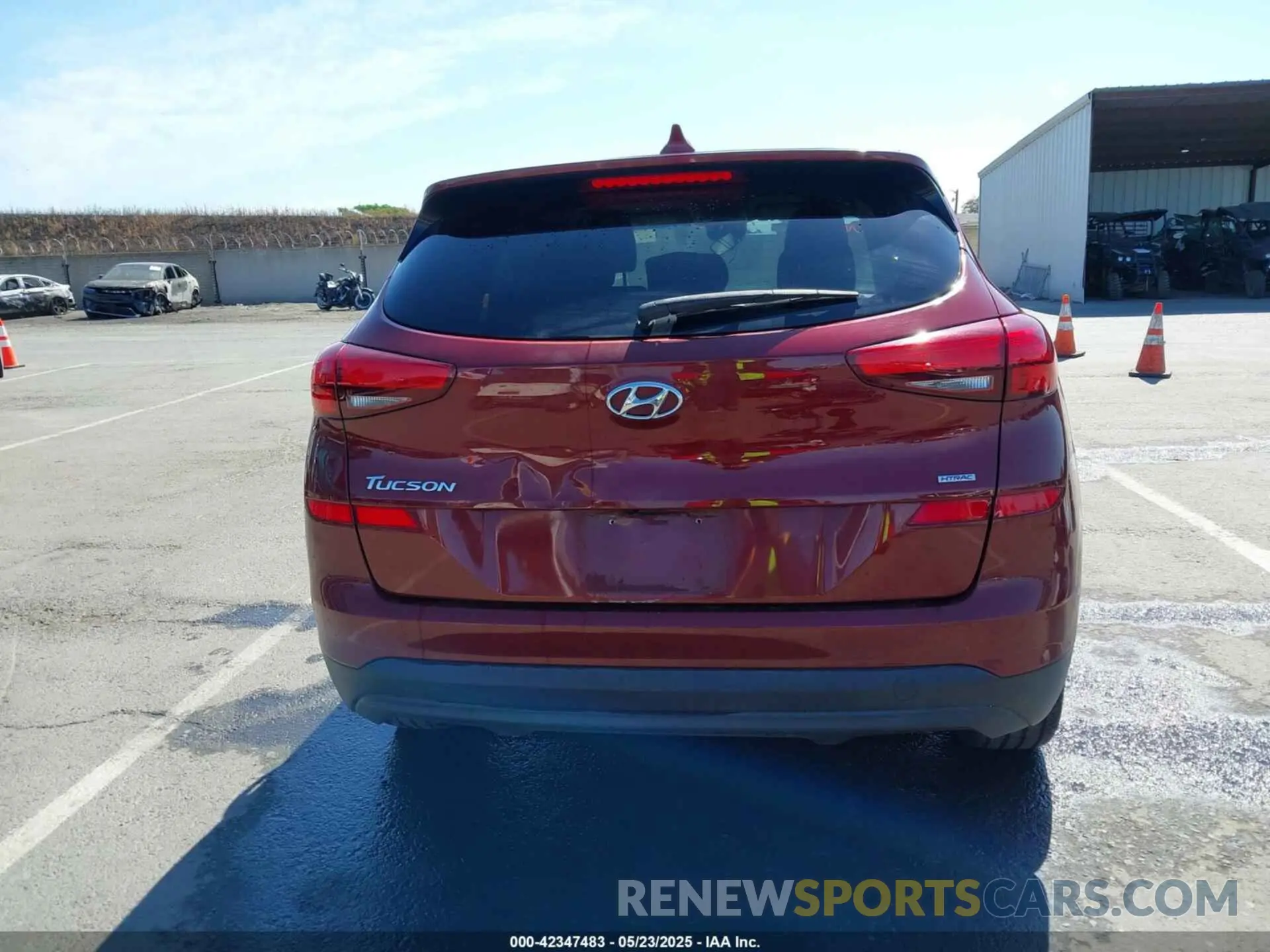 16 fotografías del automóvil dañado KM8J2CA41KU914007 HYUNDAI TUCSON 2019
