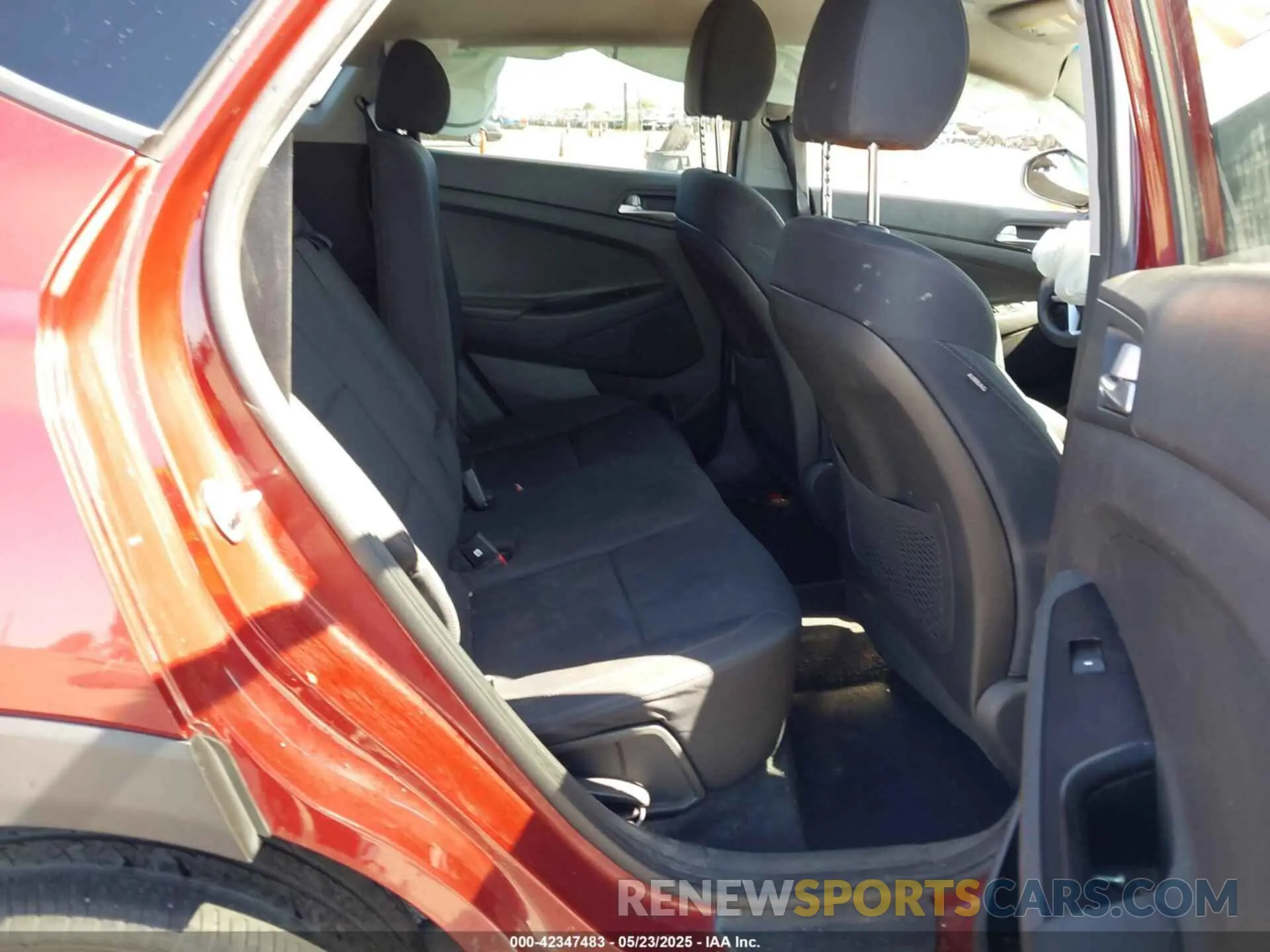 8 fotografías del automóvil dañado KM8J2CA41KU914007 HYUNDAI TUCSON 2019
