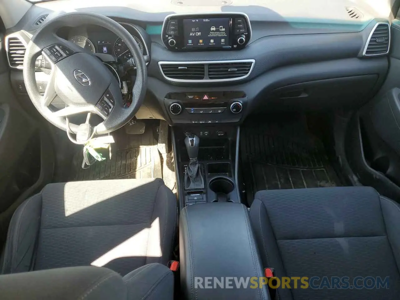 8 fotografías del automóvil dañado KM8J2CA41KU914993 HYUNDAI TUCSON 2019