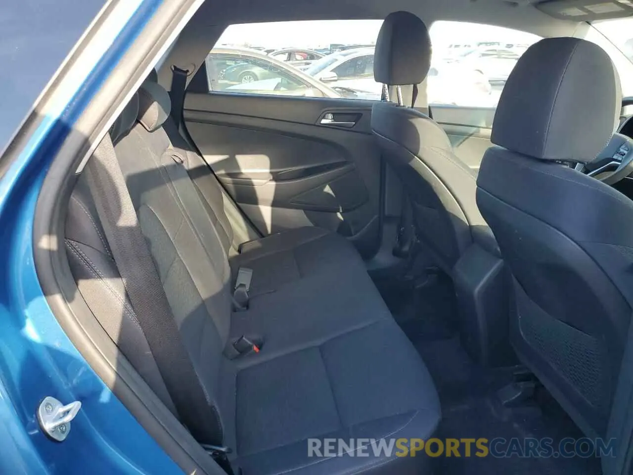 10 fotografías del automóvil dañado KM8J2CA41KU917585 HYUNDAI TUCSON 2019
