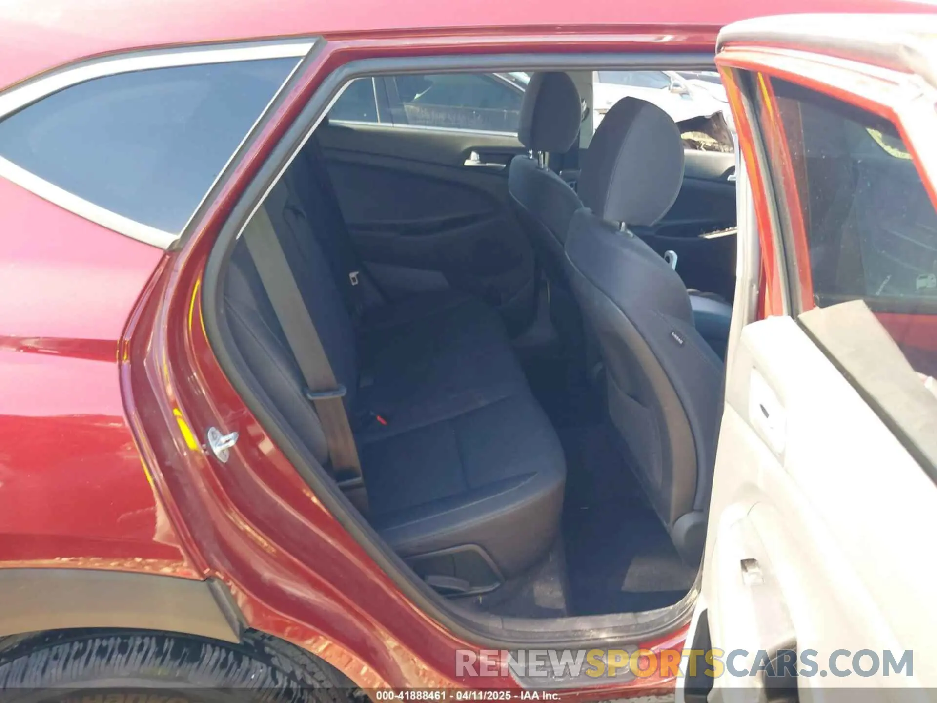 8 fotografías del automóvil dañado KM8J2CA41KU926156 HYUNDAI TUCSON 2019