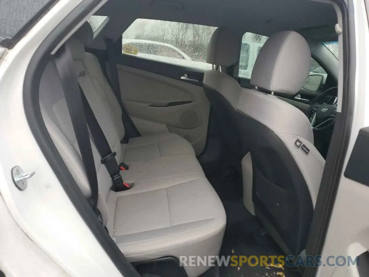 10 fotografías del automóvil dañado KM8J2CA42KU918843 HYUNDAI TUCSON 2019