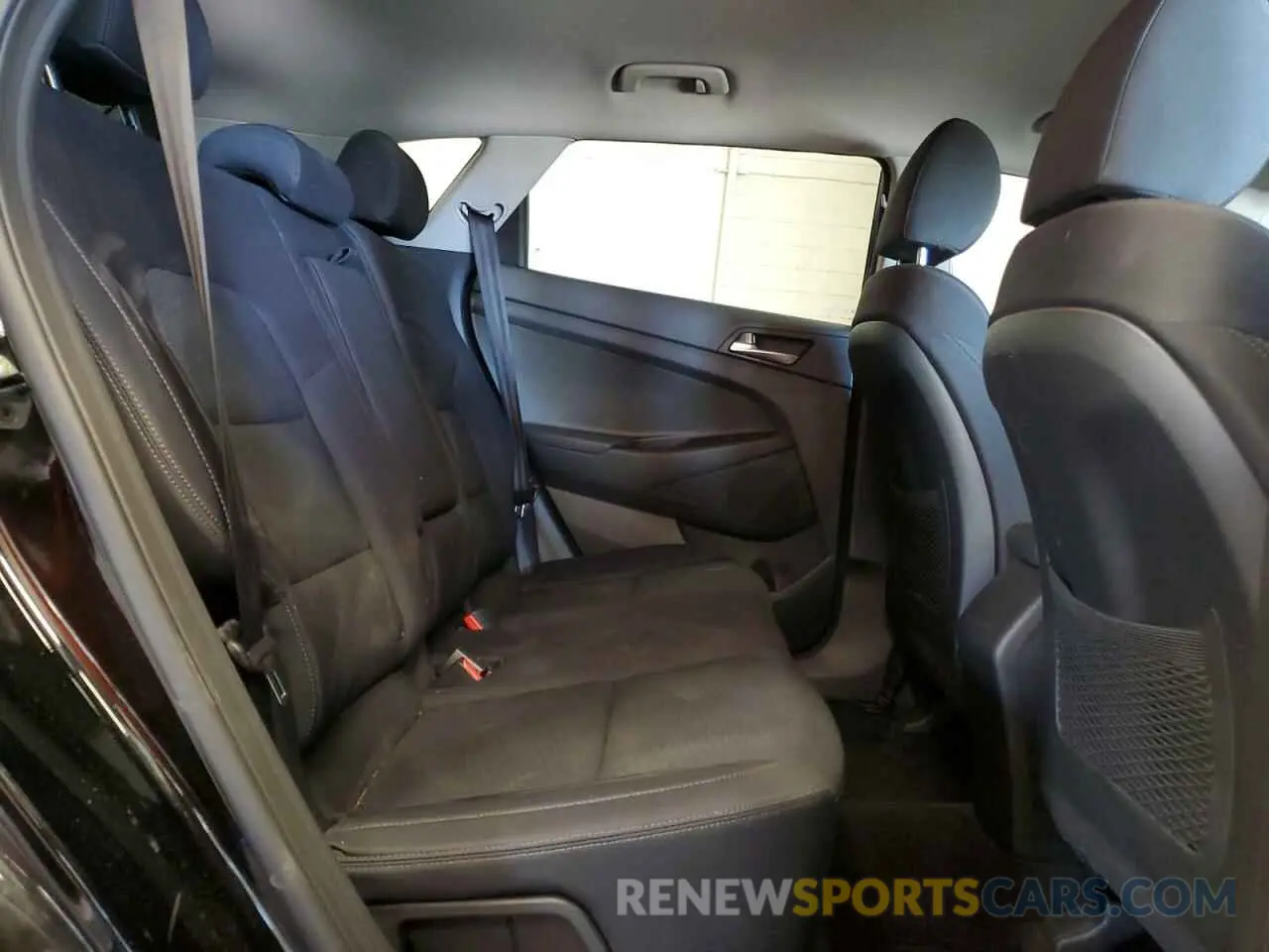 11 fotografías del automóvil dañado KM8J2CA43KU033955 HYUNDAI TUCSON 2019