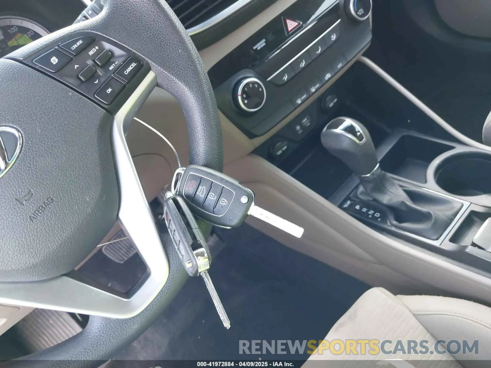 11 fotografías del automóvil dañado KM8J2CA43KU870933 HYUNDAI TUCSON 2019