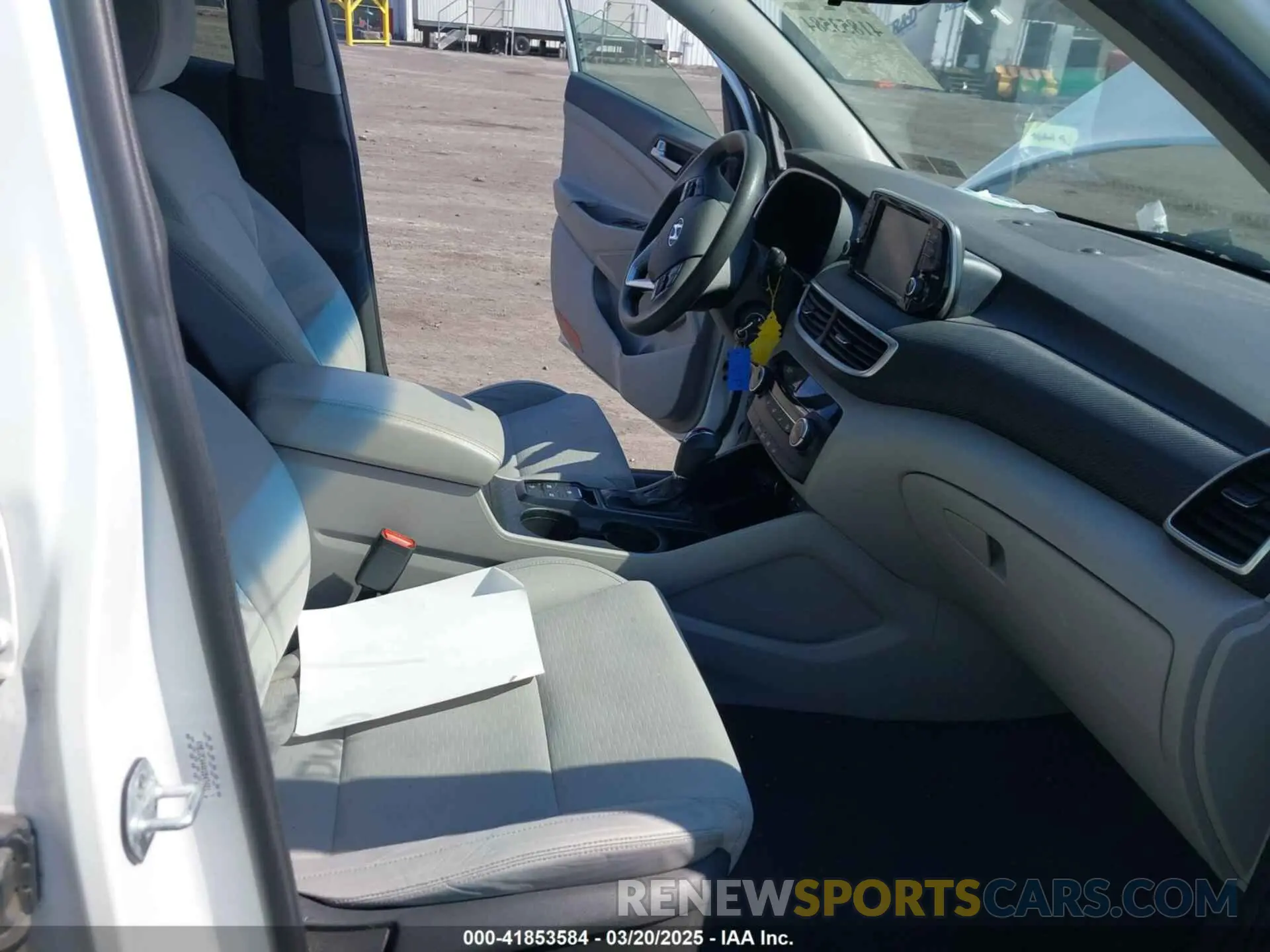 5 fotografías del automóvil dañado KM8J2CA44KU847421 HYUNDAI TUCSON 2019