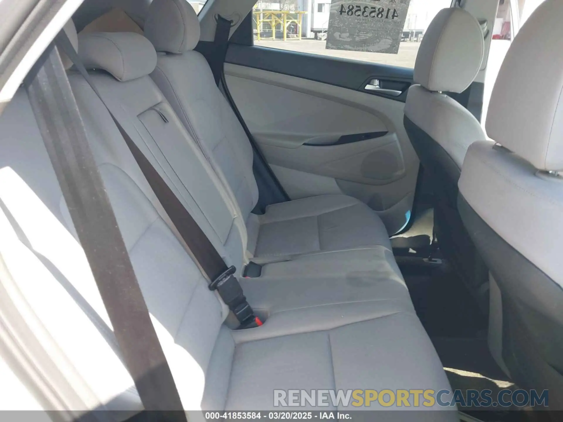 8 fotografías del automóvil dañado KM8J2CA44KU847421 HYUNDAI TUCSON 2019