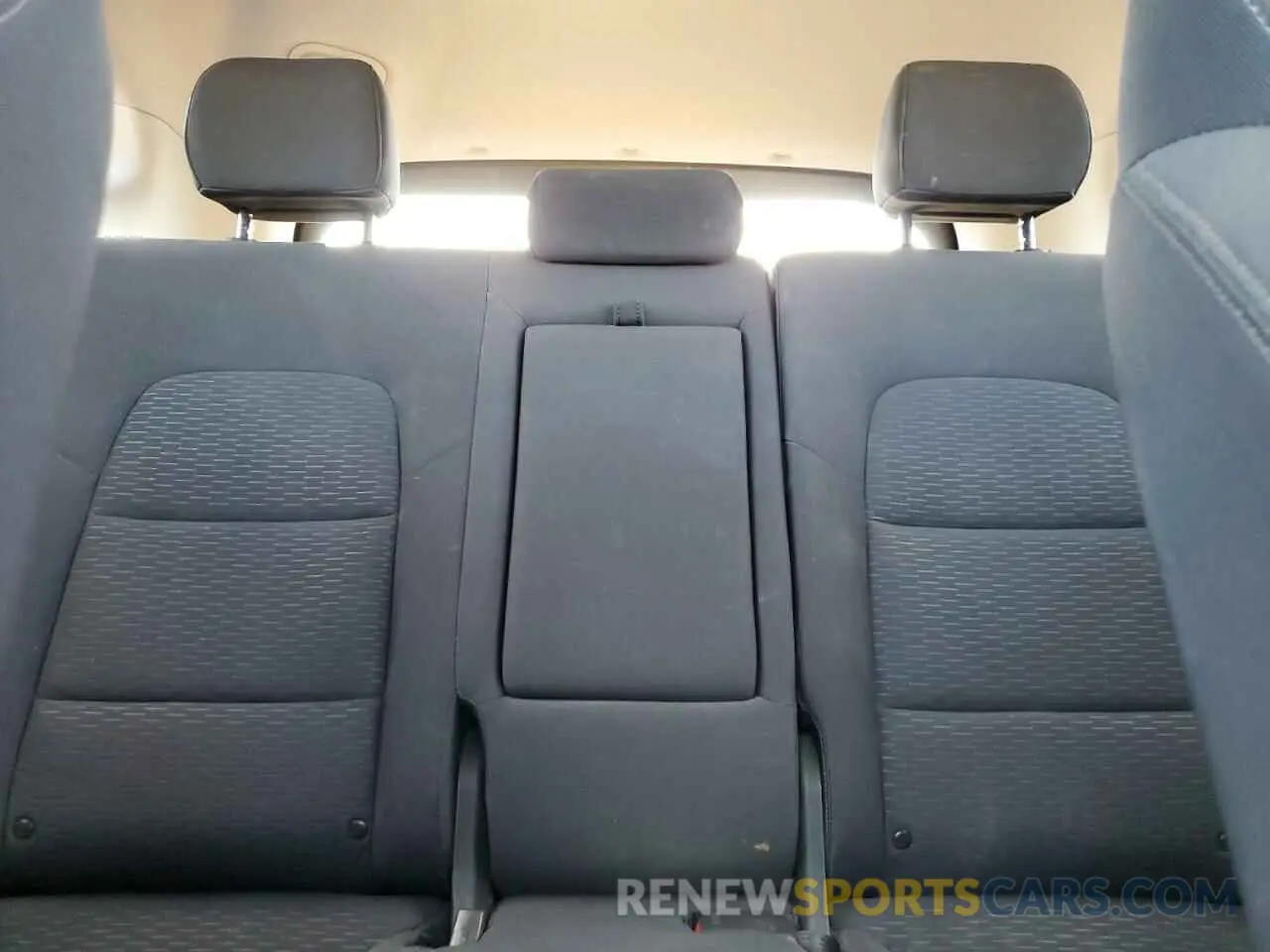 10 fotografías del automóvil dañado KM8J2CA45KU006188 HYUNDAI TUCSON 2019