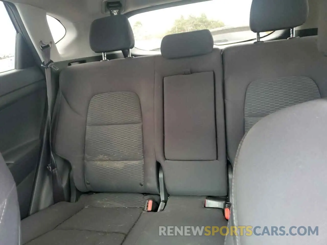 10 fotografías del automóvil dañado KM8J2CA47KU023560 HYUNDAI TUCSON 2019