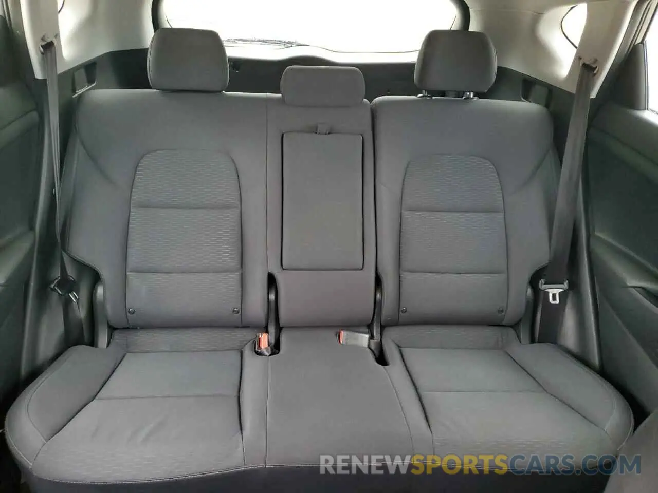 10 fotografías del automóvil dañado KM8J2CA48KU041131 HYUNDAI TUCSON 2019