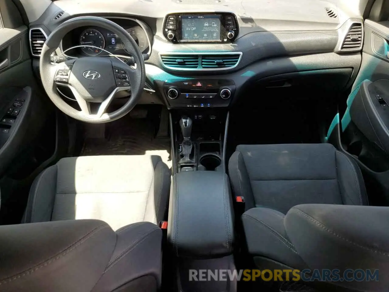 8 fotografías del automóvil dañado KM8J2CA49KU871827 HYUNDAI TUCSON 2019