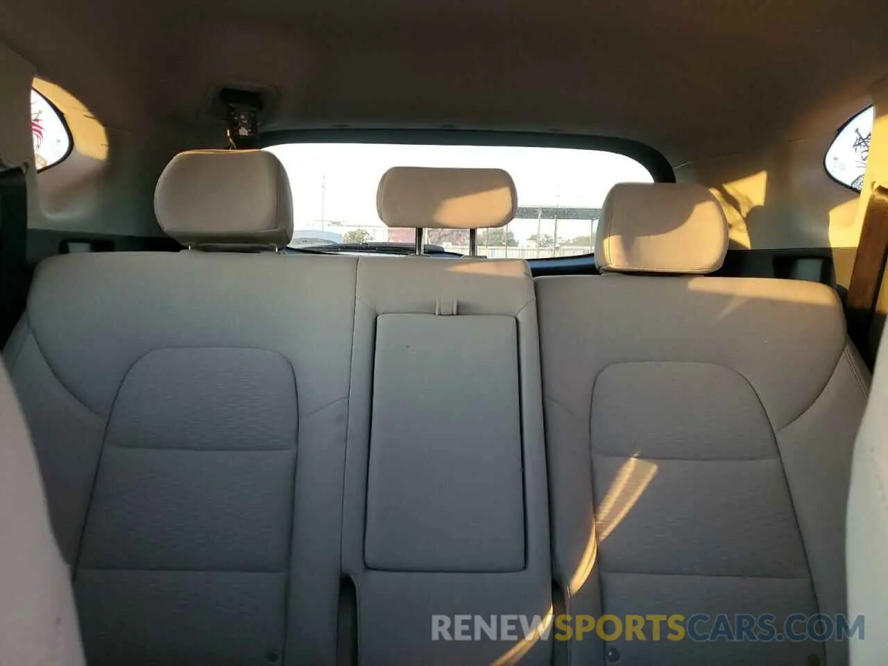 10 fotografías del automóvil dañado KM8J2CA49KU886067 HYUNDAI TUCSON 2019