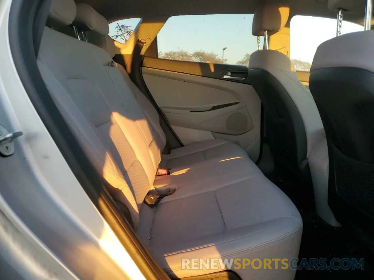 11 fotografías del automóvil dañado KM8J2CA49KU886067 HYUNDAI TUCSON 2019