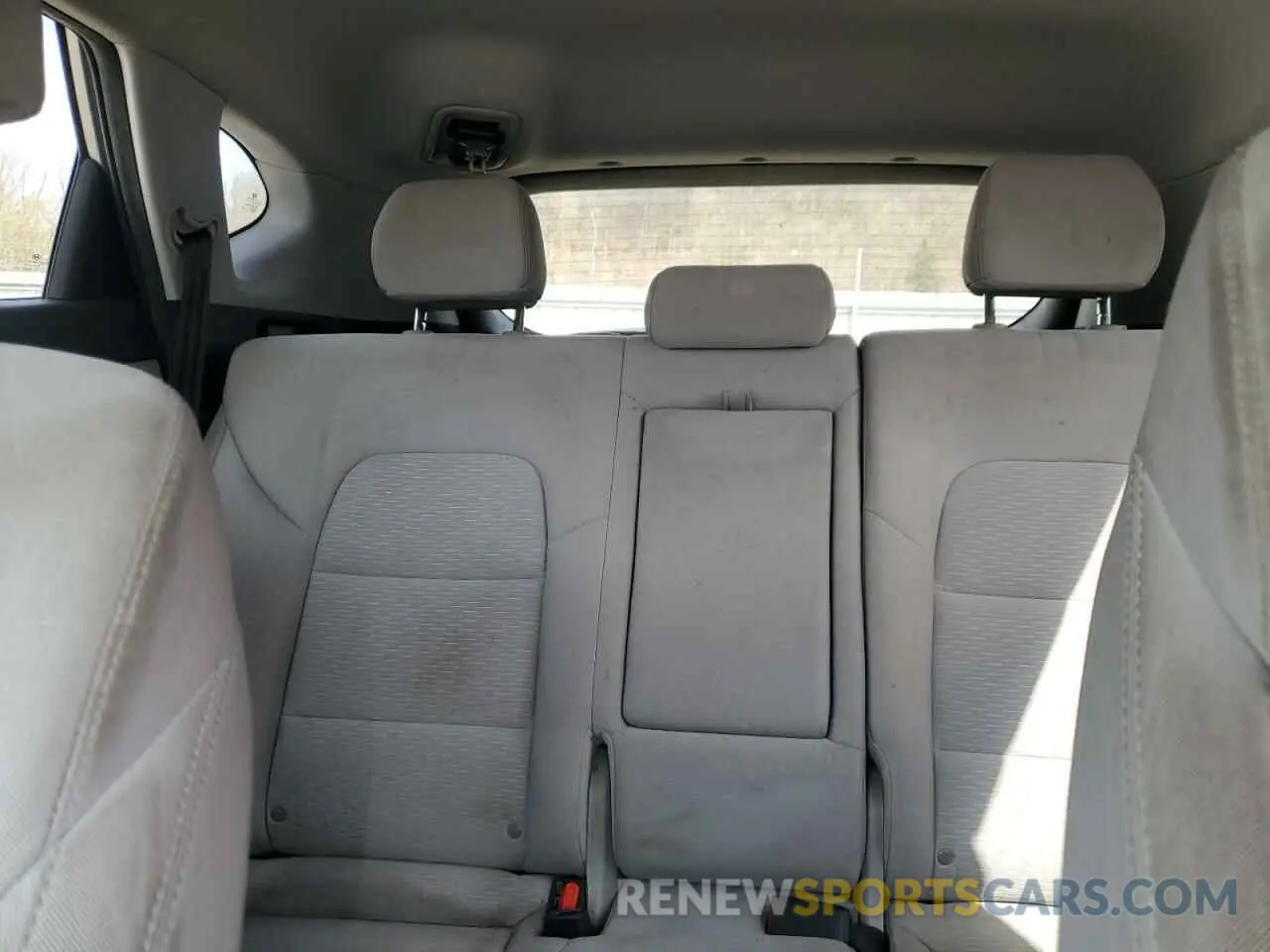 10 fotografías del automóvil dañado KM8J2CA49KU912845 HYUNDAI TUCSON 2019