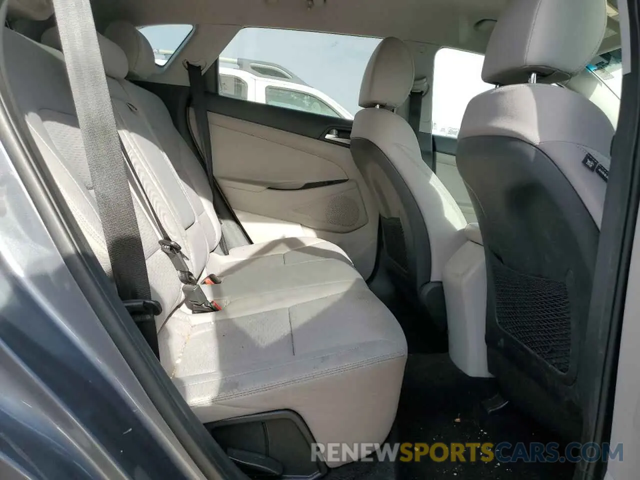 11 fotografías del automóvil dañado KM8J2CA49KU935929 HYUNDAI TUCSON 2019