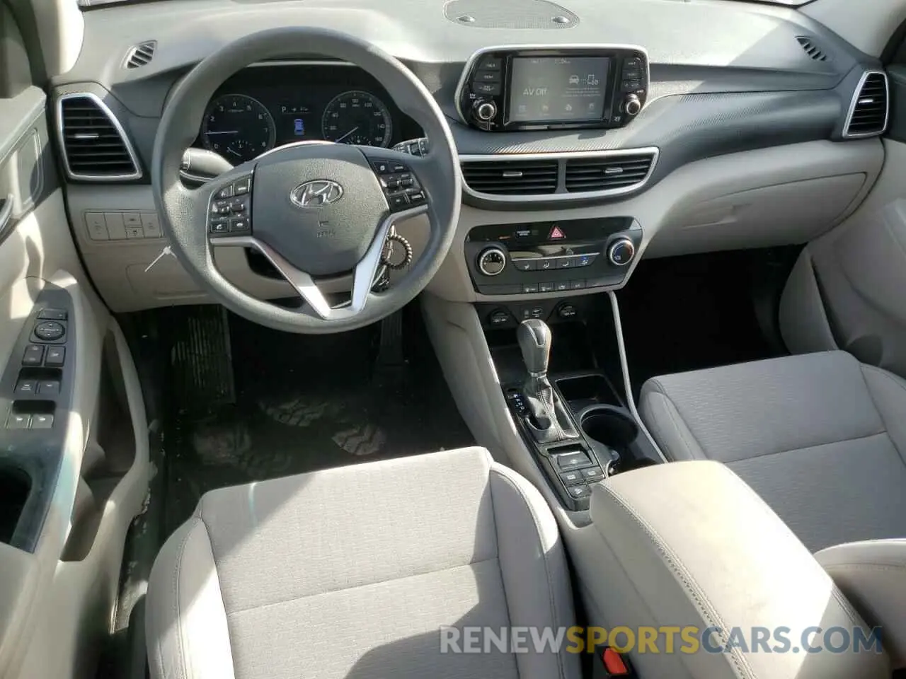 8 fotografías del automóvil dañado KM8J2CA49KU935929 HYUNDAI TUCSON 2019