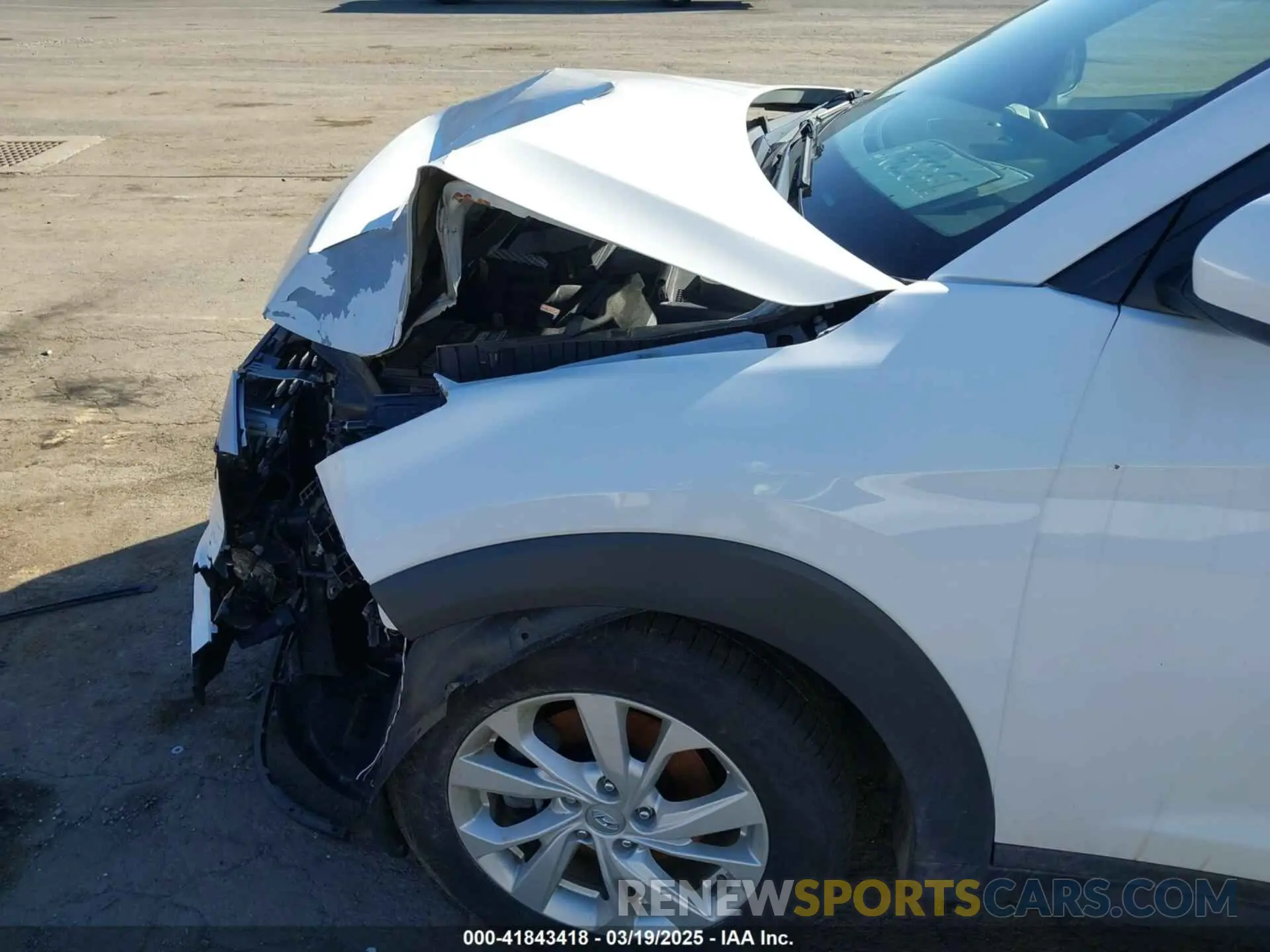 17 fotografías del automóvil dañado KM8J2CA4XKU880939 HYUNDAI TUCSON 2019