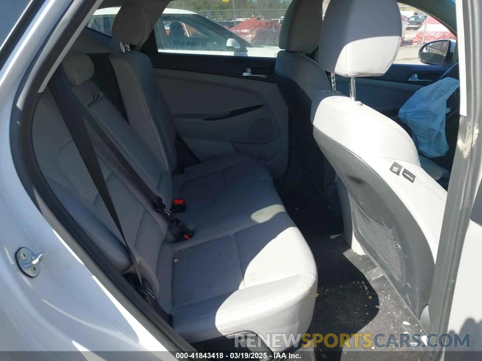 8 fotografías del automóvil dañado KM8J2CA4XKU880939 HYUNDAI TUCSON 2019