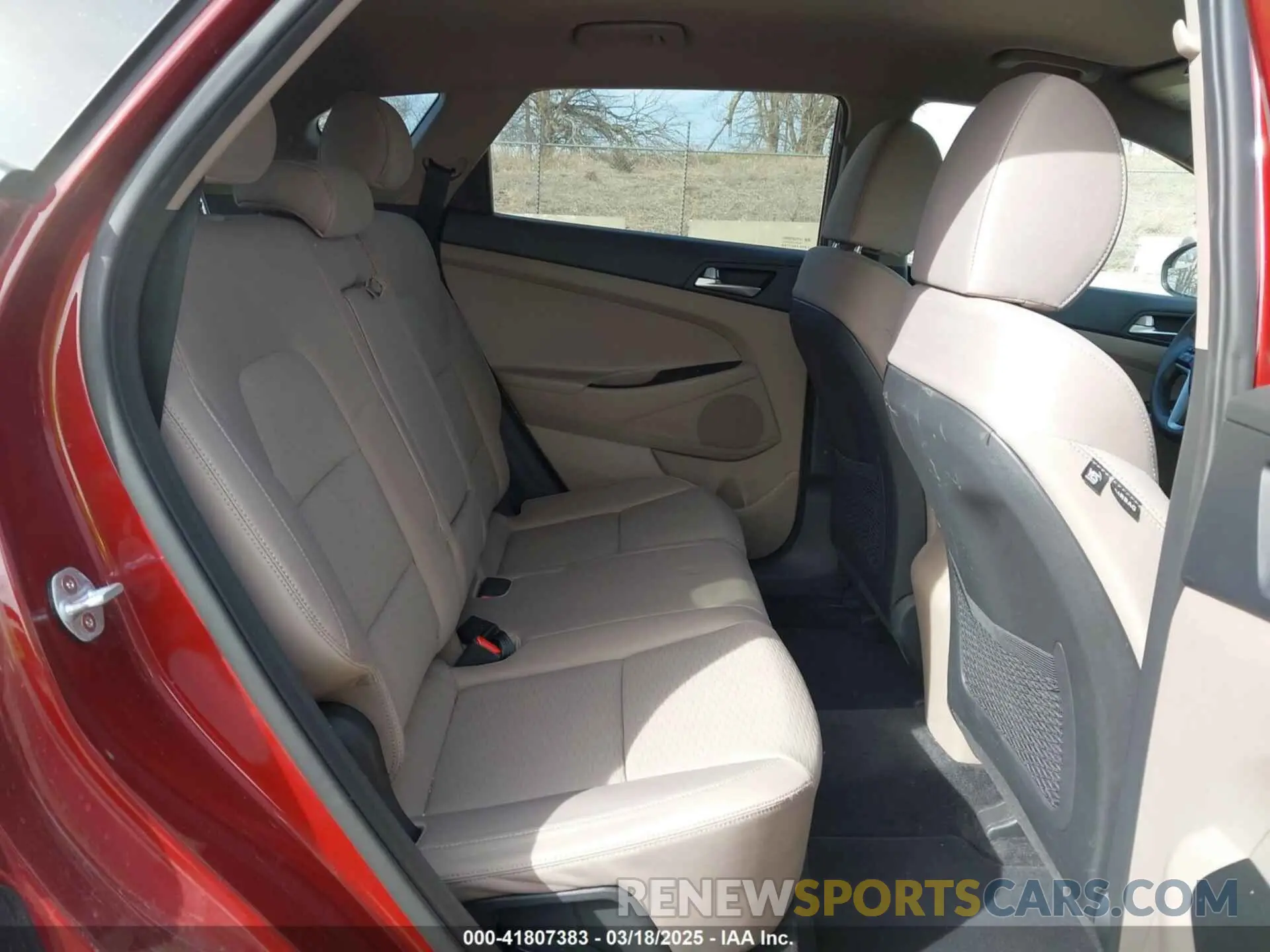 8 fotografías del automóvil dañado KM8J2CA4XKU933204 HYUNDAI TUCSON 2019