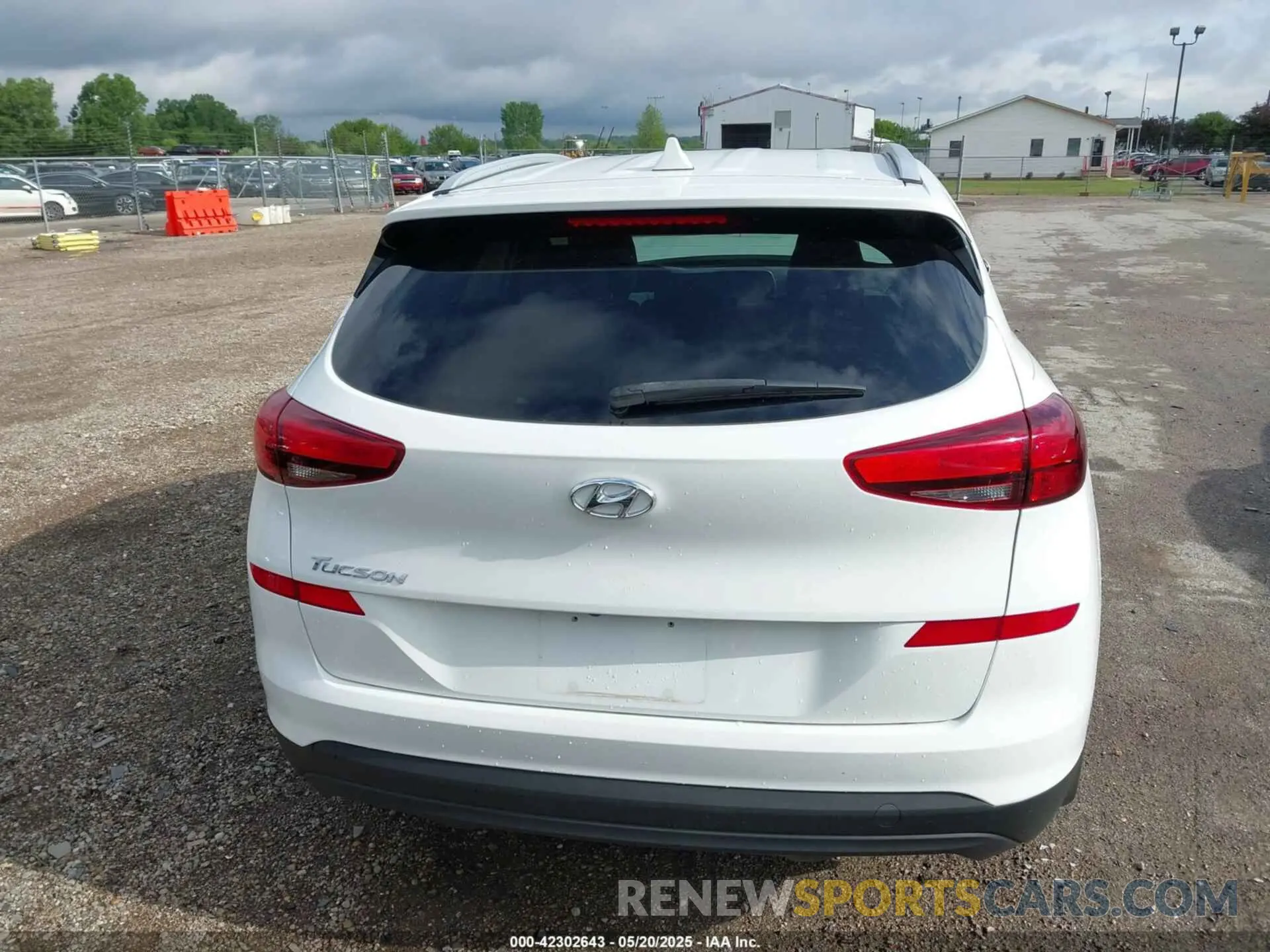 16 fotografías del automóvil dañado KM8J33A41KU013023 HYUNDAI TUCSON 2019