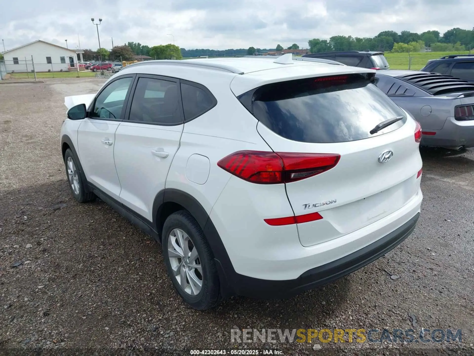 3 fotografías del automóvil dañado KM8J33A41KU013023 HYUNDAI TUCSON 2019