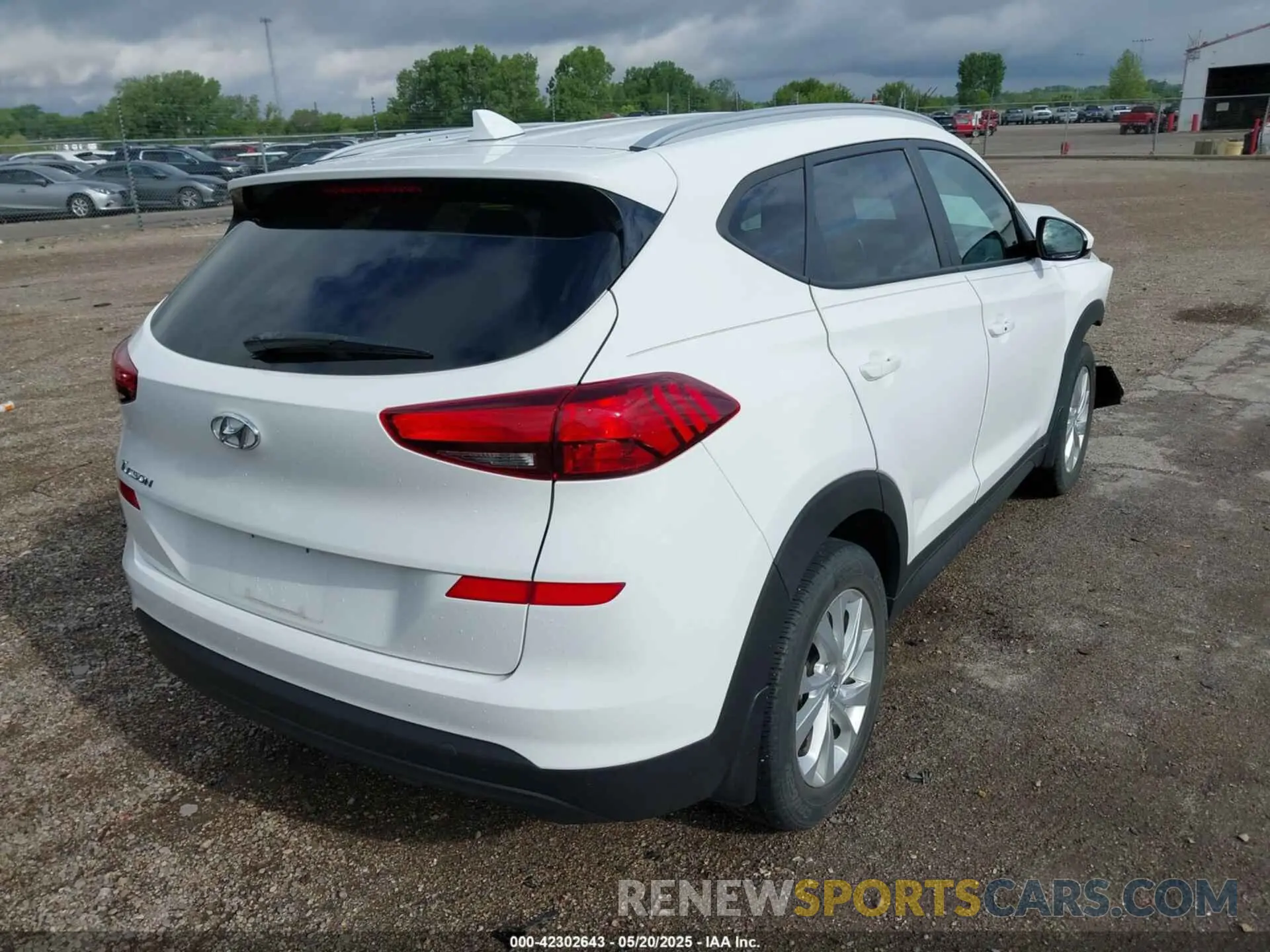 4 fotografías del automóvil dañado KM8J33A41KU013023 HYUNDAI TUCSON 2019