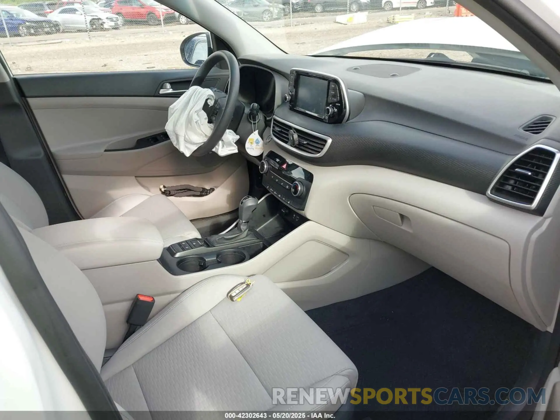 5 fotografías del automóvil dañado KM8J33A41KU013023 HYUNDAI TUCSON 2019