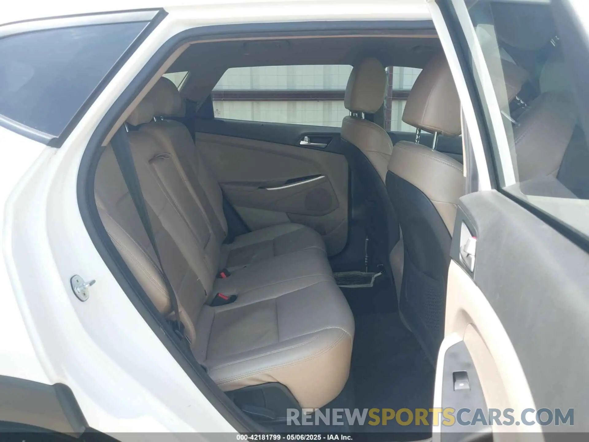 8 fotografías del automóvil dañado KM8J33A41KU070449 HYUNDAI TUCSON 2019