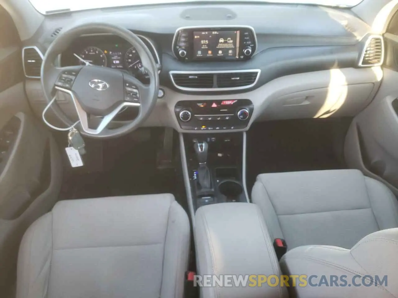 8 fotografías del automóvil dañado KM8J33A42KU068113 HYUNDAI TUCSON 2019