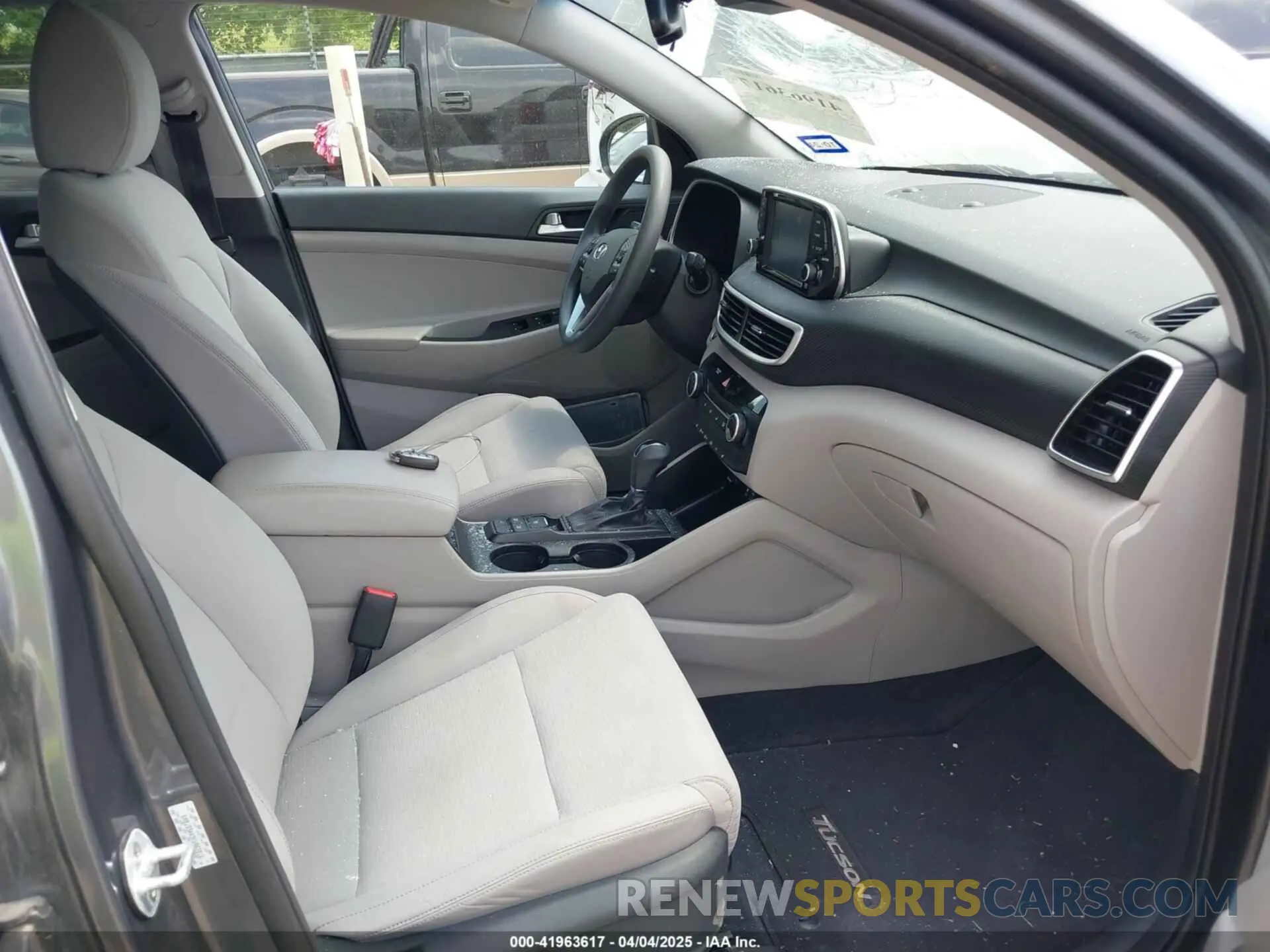5 fotografías del automóvil dañado KM8J33A43KU962816 HYUNDAI TUCSON 2019