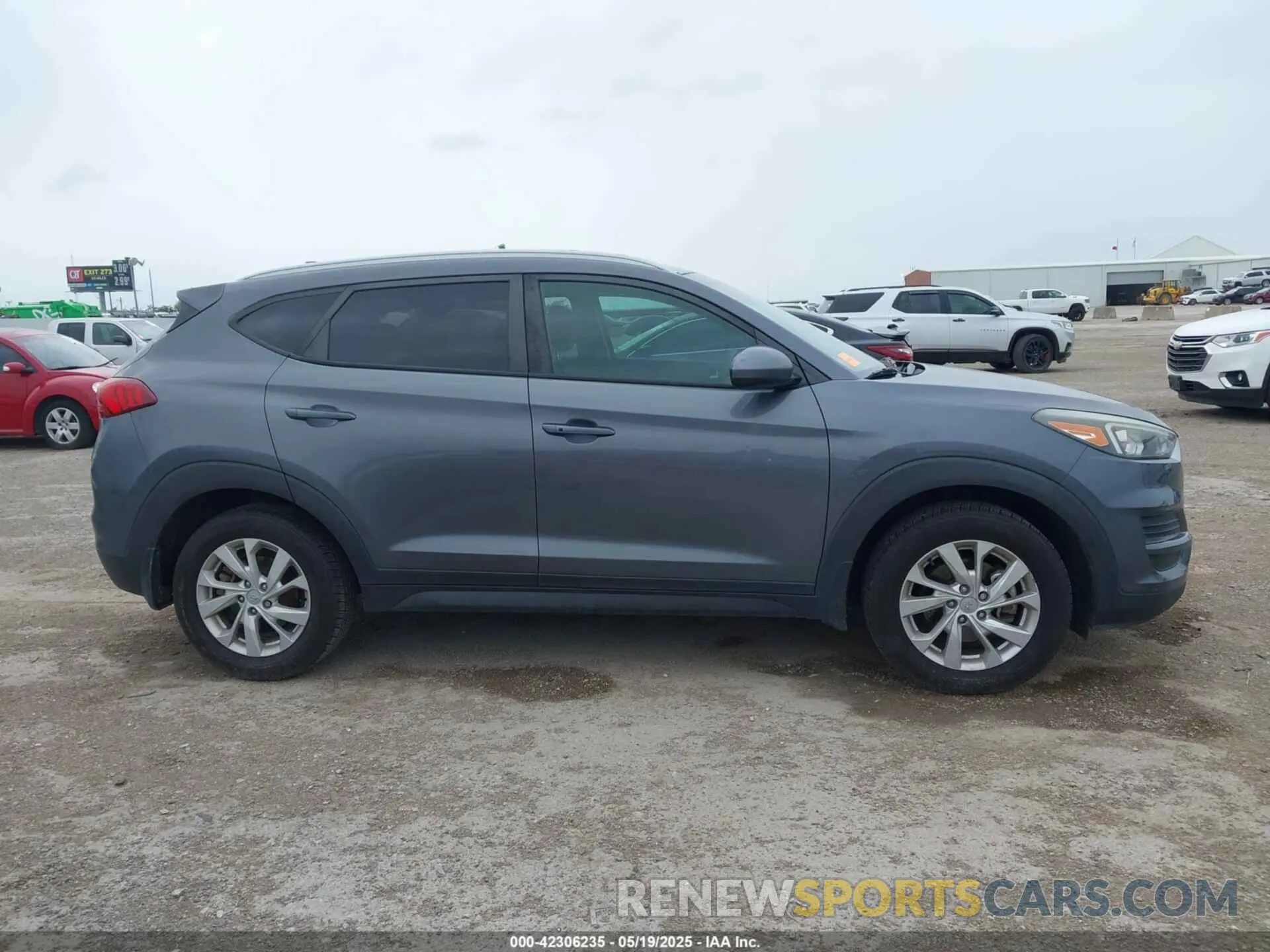 13 fotografías del automóvil dañado KM8J33A44KU978359 HYUNDAI TUCSON 2019