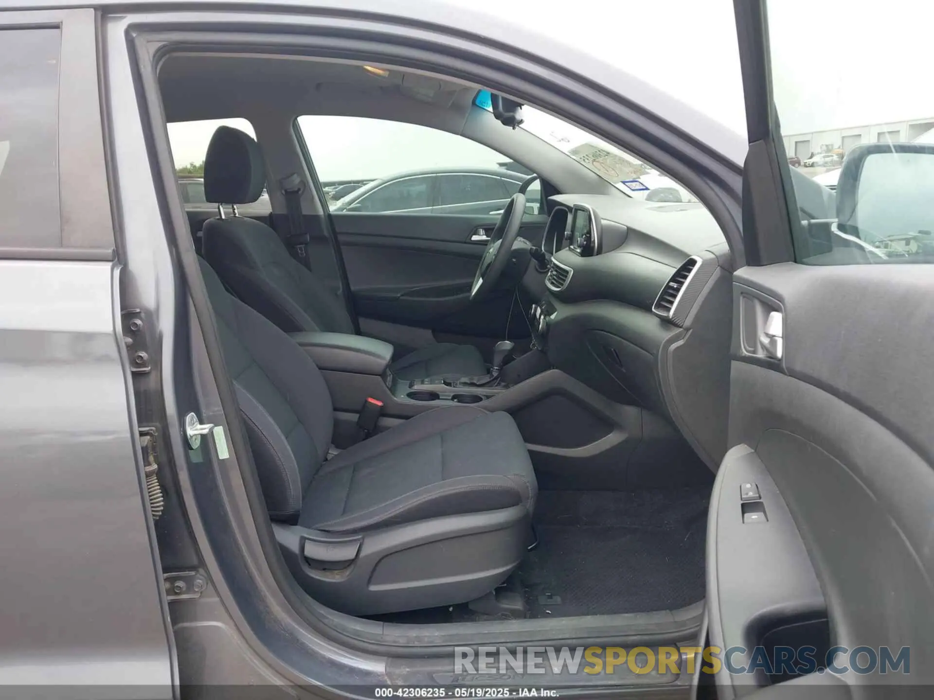 5 fotografías del automóvil dañado KM8J33A44KU978359 HYUNDAI TUCSON 2019