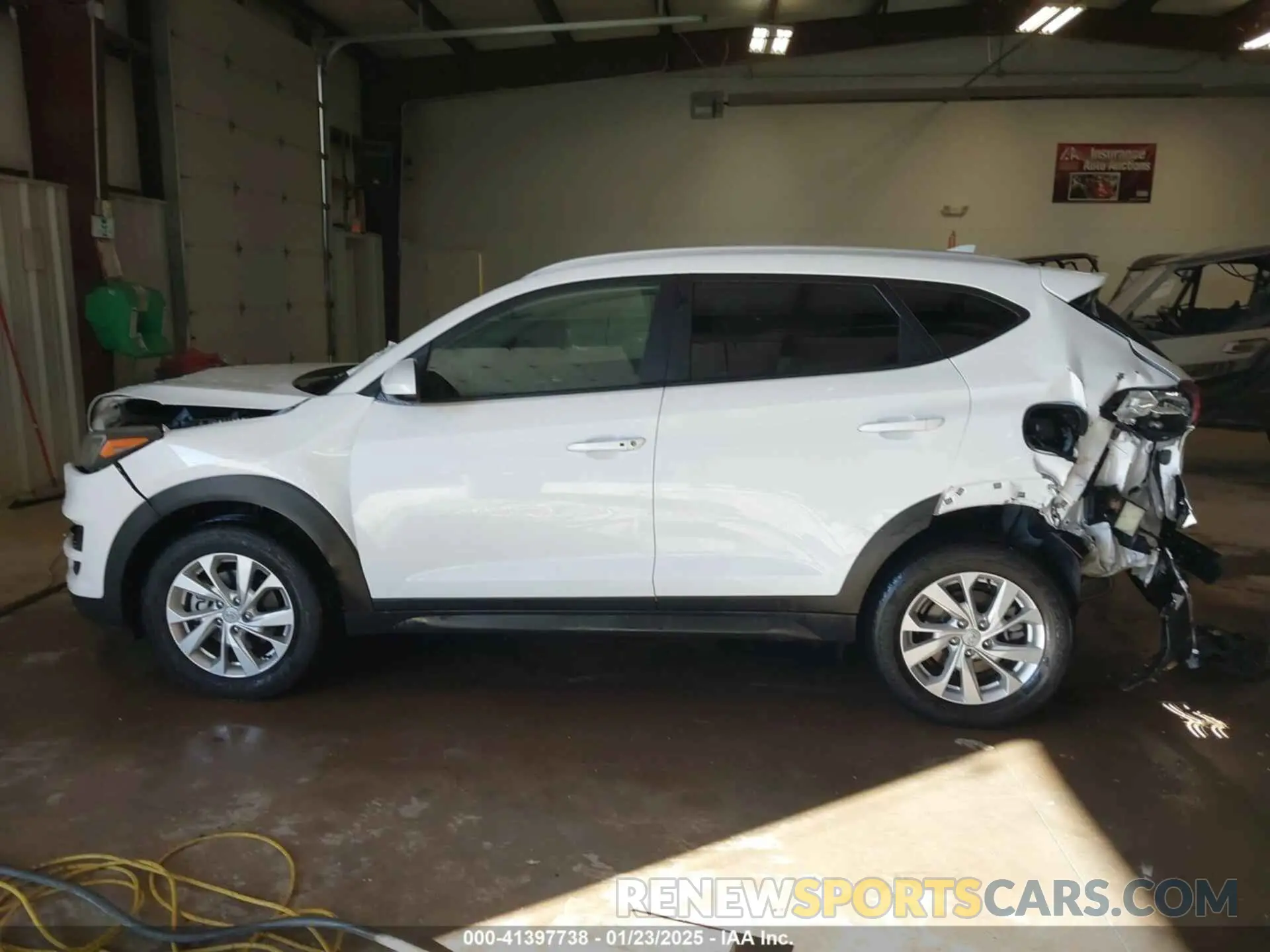 15 fotografías del automóvil dañado KM8J33A46KU066106 HYUNDAI TUCSON 2019